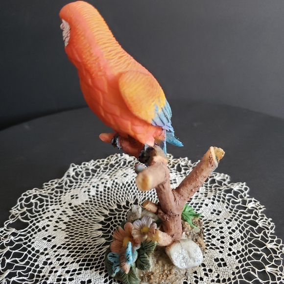 Сorner Creation 2002 Parrot Multicolor Resin Figurine - Picture 5 of 10